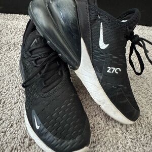 Used Nike Air Max 270 Black and White Sneakers